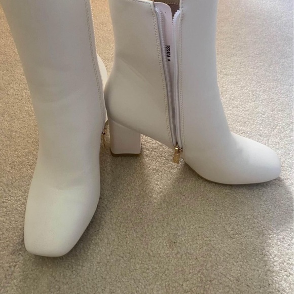 Women’s GoGo Ankle Booties - White - Picture 3 of 4